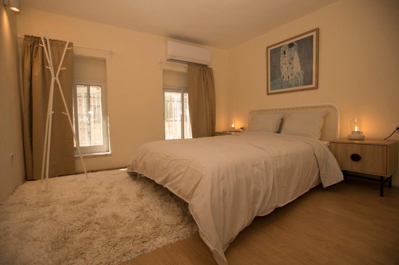 ירושלים Historic 4-Bedroom Gem With Private Garden, Steps From Old City & Mamila Complex מראה חיצוני תמונה